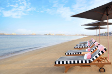 Лучшие пляжные клубы в отеле Caesars Palace Dubai, ОАЭ